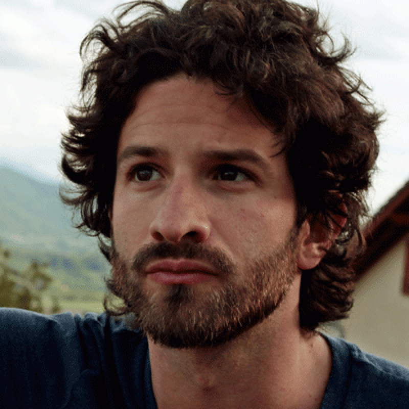 Bonnefoy_portrait-MENTIONNER-DR-pour-cette-photo_filt